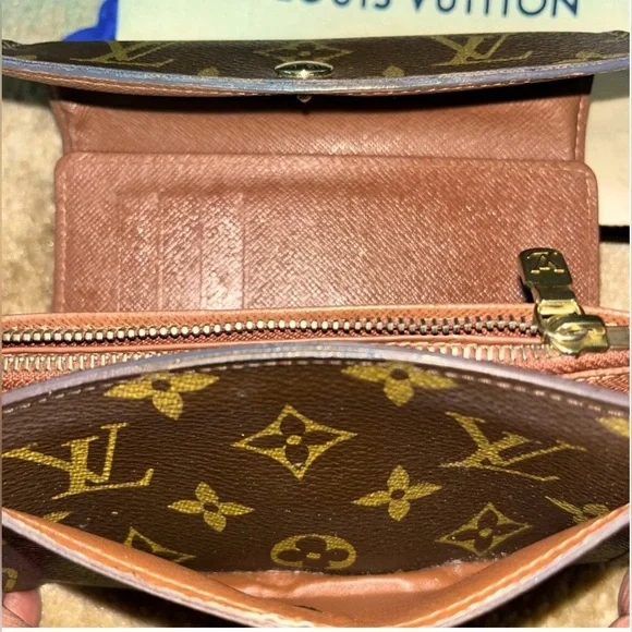 LOUIS VUITTONPortefeuille Alexandre Trifold Wallet w/ Dust Bag.